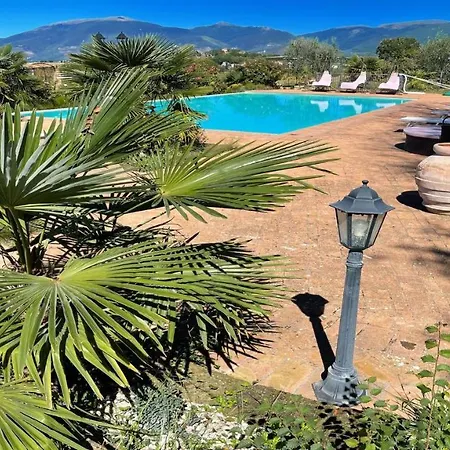 Willa Gardens, Pool, Jaccuzzi Spoleto-poolside-slps 20 1 Hour To Rome Spoleto