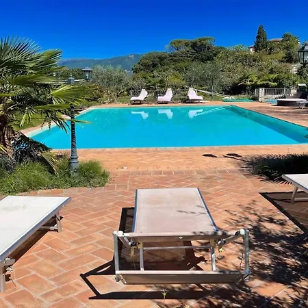 Gardens, Pool, Jaccuzzi Spoleto-poolside-slps 20 1 Hour To Rome Spoleto
